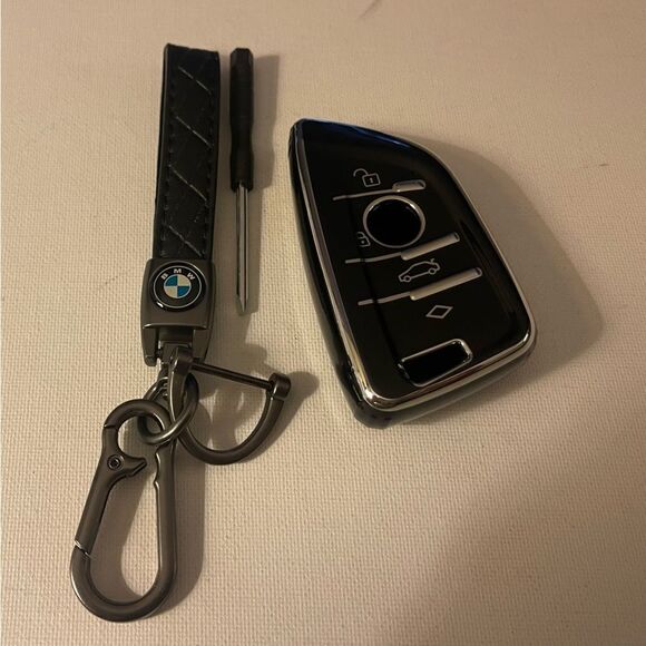 BMW Logo key fob Keychain Black Leather & Key Fob Cover in Black NWT - Picture 1 of 7